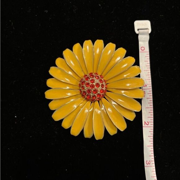 Vintage Yellow Brooch with Red Rhinestone Crystal Center - Picture 4 of 5